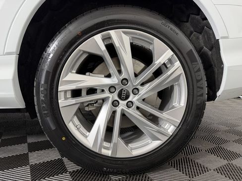 Used 2023 Audi Q7 3.0T Premium AWD/4WD image 57