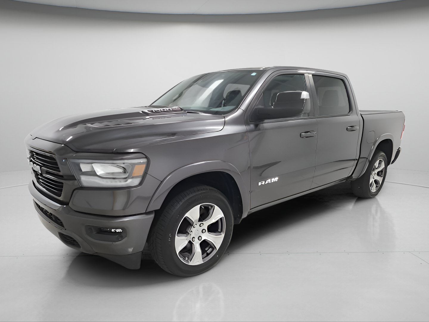 Used 2021 RAM 1500 Laramie w/ Sport Appearance Package AWD/4WD image 3
