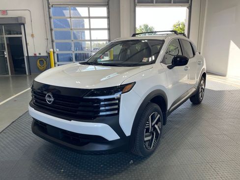 New 2026 Nissan Kicks SV w/ SV Premium Package FWD image 4