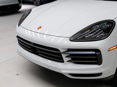 Certified 2023 Porsche Cayenne S Platinum AWD/4WD image 33