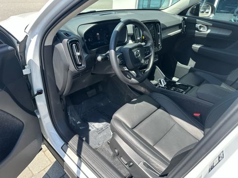 Used 2026 Volvo XC40 B5 Plus w/ Protection Package Premier AWD/4WD image 12