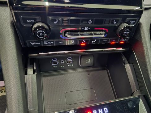 New 2025 Jeep Grand Cherokee Laredo w/ Luxury Tech Group I RWD image 25