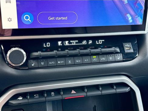 Used 2025 Toyota Sequoia Platinum AWD/4WD image 37