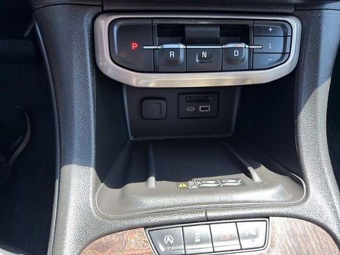 Used 2022 GMC Acadia Denali w/ GMC Pro Grade Package AWD/4WD image 36