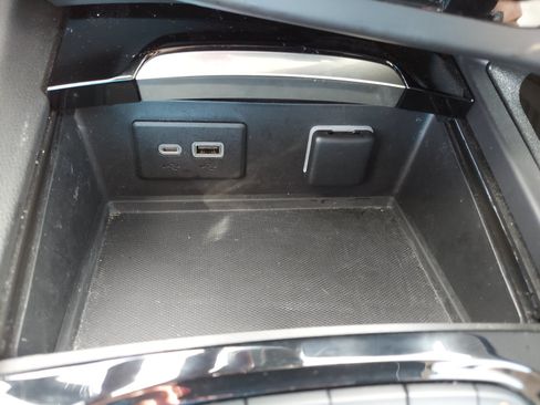 Used 2021 Buick Envision Essence w/ Sport Touring Package FWD image 20