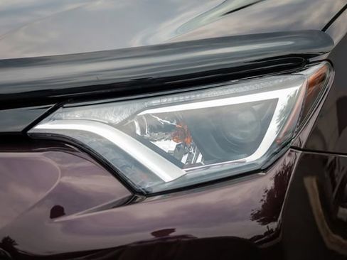 Used 2018 Toyota RAV4 LE w/ All Weather Liner Package AWD/4WD image 10