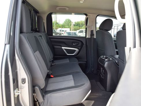 Used 2021 Nissan Titan SV w/ SV Convenience Package RWD image 22