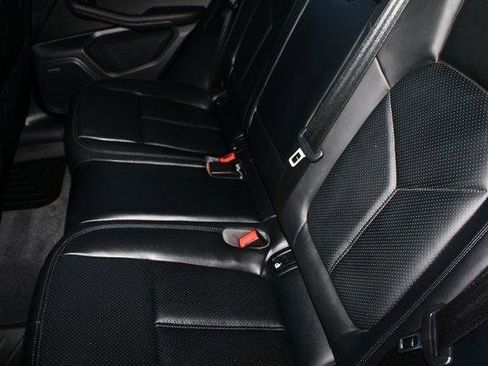 Used 2024 Porsche Macan w/ Premium Plus Package image 11