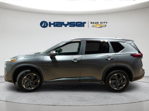 Used 2025 Nissan Rogue SV w/ SV Premium Package AWD/4WD image 4