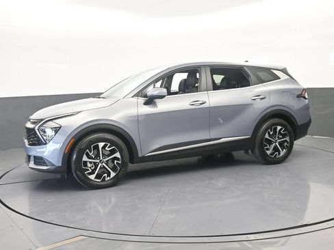 Used 2025 Kia Sportage EX FWD image 2