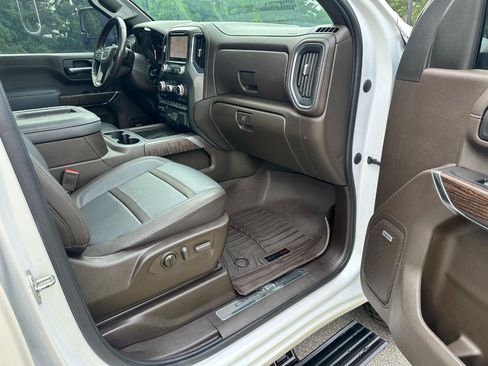 Used 2022 GMC Sierra 3500 Denali w/ Denali Ultimate Package AWD/4WD image 31