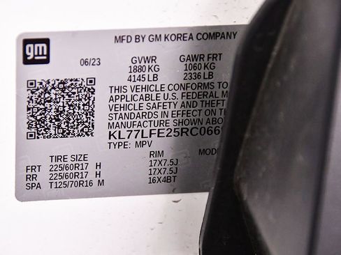 Used 2024 Chevrolet Trax LS w/ LS Convenience Package image 12