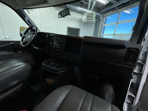 Used 2021 Chevrolet Express 2500 w/ Driver Convenience Package image 23
