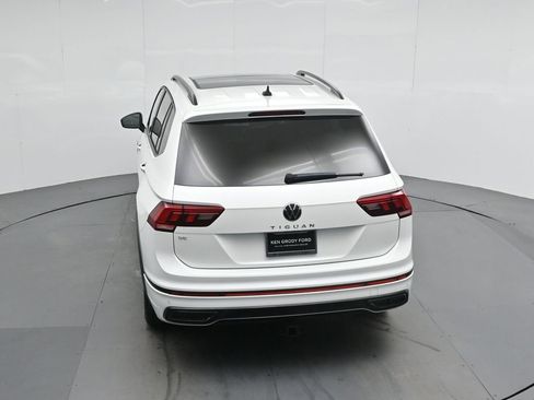 Used 2022 Volkswagen Tiguan SE R-Line FWD image 40