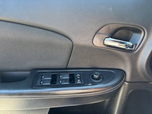 Used 2013 Dodge Avenger SXT FWD image 10