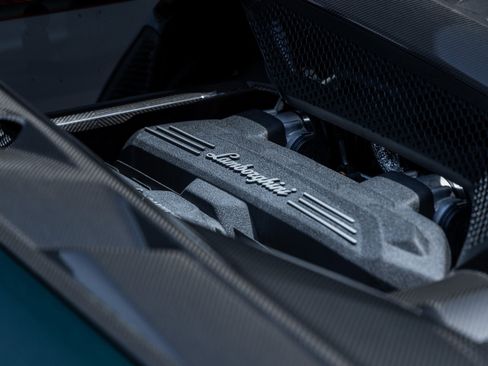 Used 2024 Lamborghini Revuelto image 14