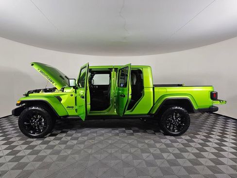 Used 2025 Jeep Gladiator Sport image 16