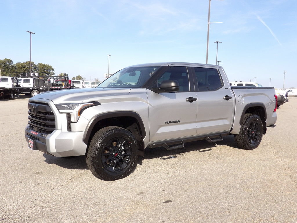 Used 2024 Toyota Tundra SR5 AWD/4WD image 3
