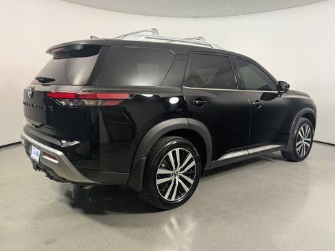 Used 2024 Nissan Pathfinder Platinum AWD/4WD image 8
