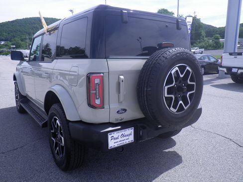 Certified 2025 Ford Bronco Outer Banks AWD/4WD image 4