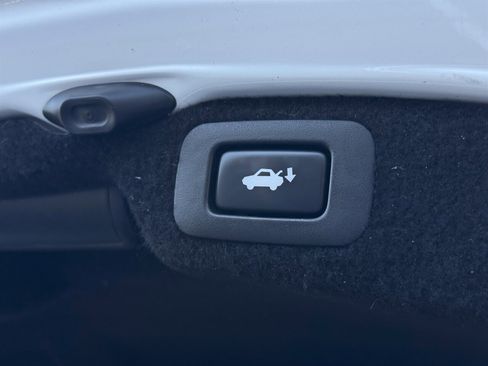 Used 2012 Lexus LS 460 AWD image 17