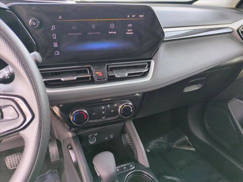 Used 2025 Chevrolet TrailBlazer LT image 14