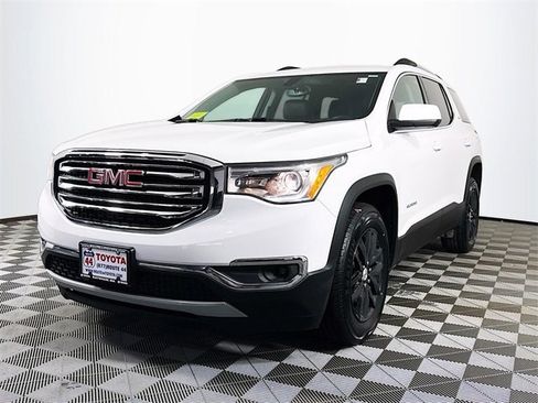 Used 2018 GMC Acadia SLT image 2