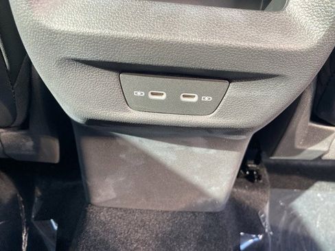 New 2025 Volkswagen Tiguan SE image 56