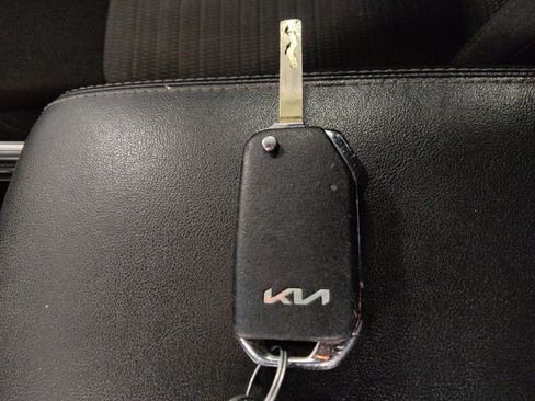 Used 2022 Kia Sorento LX FWD image 32
