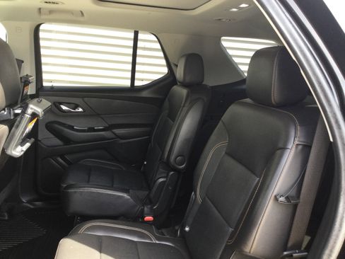 Used 2021 Chevrolet Traverse Premier w/ Redline Edition AWD/4WD image 8