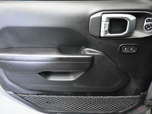 Used 2020 Jeep Wrangler Rubicon image 10