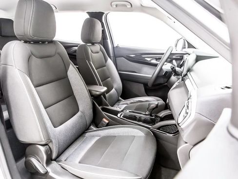 Used 2024 Chevrolet TrailBlazer LS w/ LS Confidence Package FWD image 31
