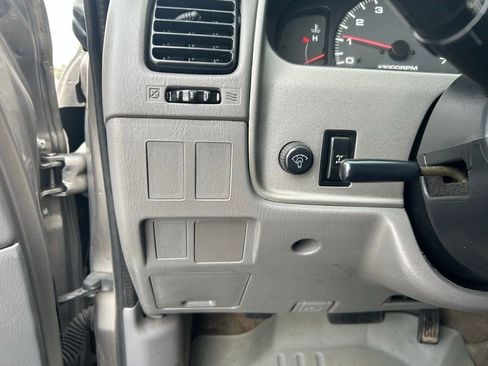 Used 2002 Toyota 4Runner SR5 image 21