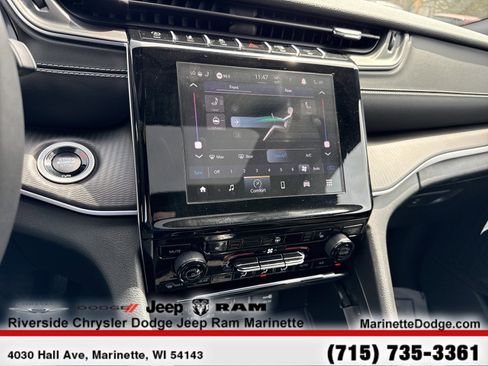 Used 2024 Jeep Grand Cherokee L Altitude AWD/4WD image 17