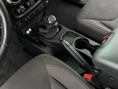 Used 2013 Jeep Wrangler Unlimited Sahara w/ Connectivity Group image 22