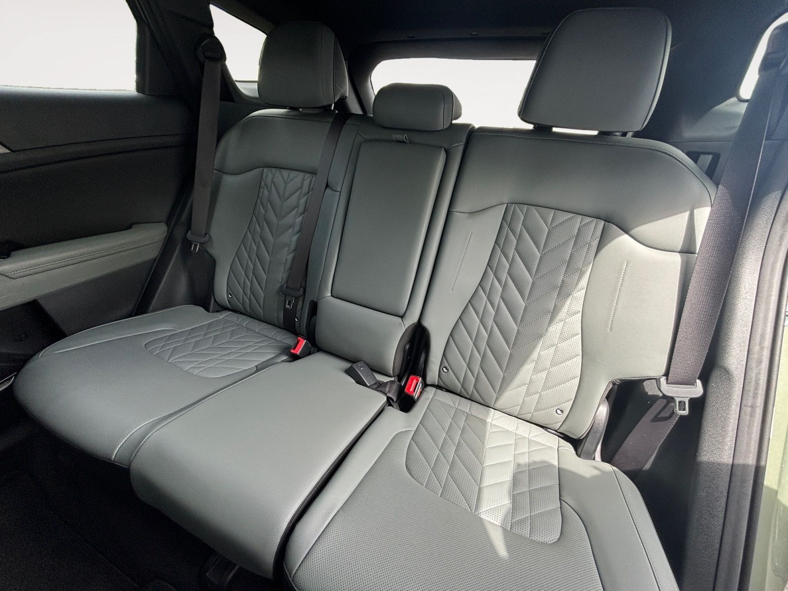 Used 2023 Kia Sportage X-Pro AWD/4WD image 13