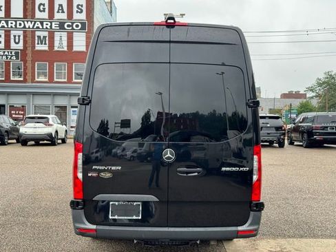 Used 2023 Mercedes-Benz Sprinter 3500 image 4