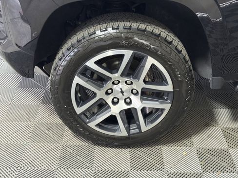 Used 2023 Chevrolet Colorado Z71 w/ Z71 Convenience Package 2 image 12