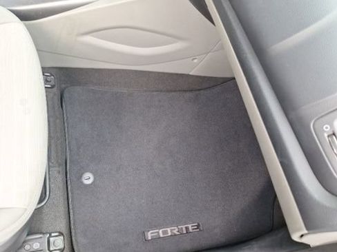 Used 2015 Kia Forte EX image 24
