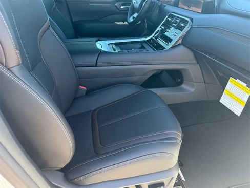 New 2026 Nissan Armada SL image 11