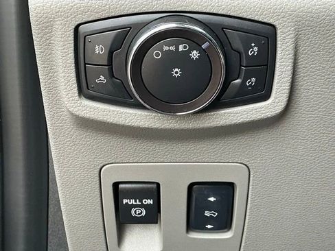 Used 2018 Ford F150 XLT w/ Equipment Group 302A Luxury image 19