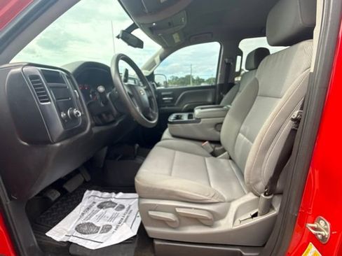 Used 2018 Chevrolet Silverado 1500 Custom w/ Custom Value Package AWD/4WD image 12