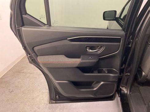 Used 2023 Honda Pilot Sport image 20