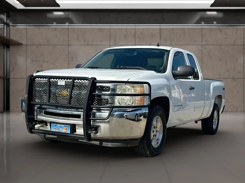 Used 2013 Chevrolet Silverado 1500 LT w/ All-Star Edition AWD/4WD image 2