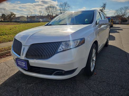 Used 2014 Lincoln MKT AWD w/ Equipment Group 201A image 3