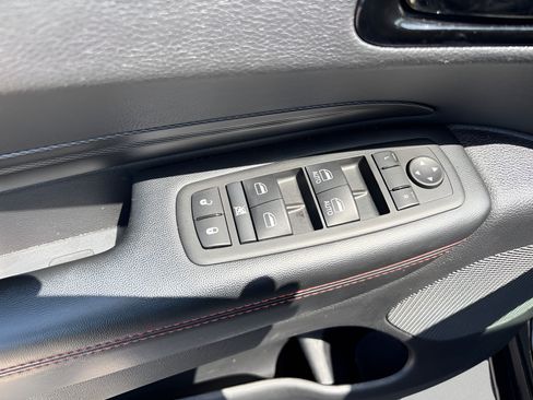 Used 2025 Dodge Durango GT AWD/4WD image 23