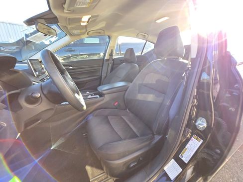 Used 2024 Nissan Altima 2.5 SV image 7