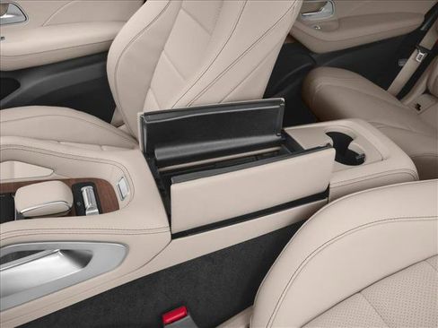 New 2026 Mercedes-Benz GLS 450 4MATIC image 10