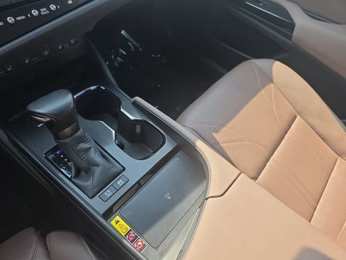 Certified 2025 Lexus ES 300h Ultra Luxury w/ Accessory Package (Z2) FWD image 25