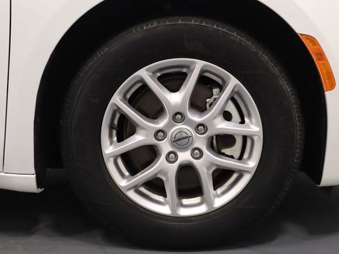 Certified 2023 Chrysler Voyager LX FWD image 27